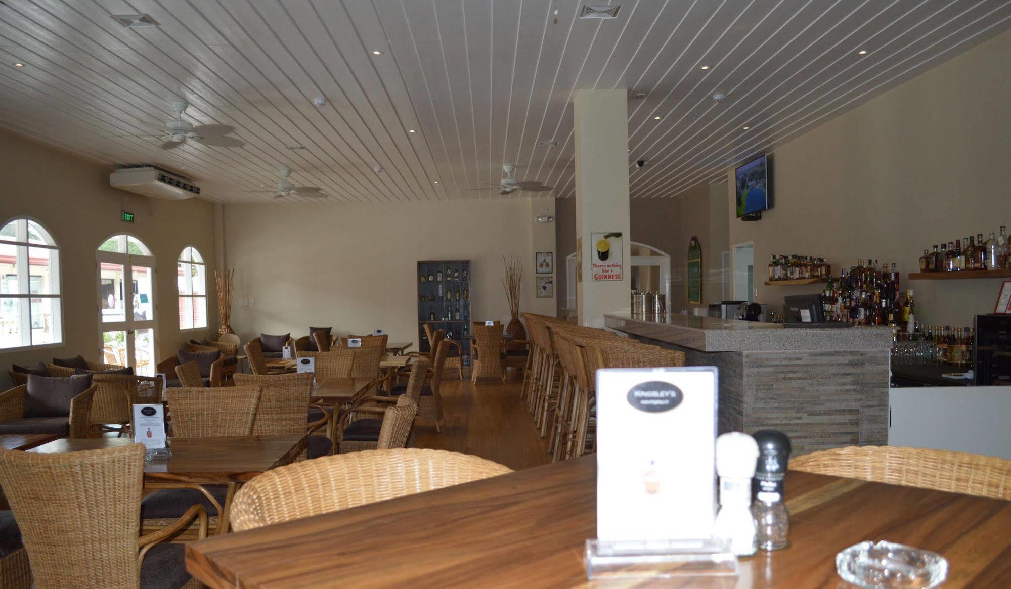 Kingsley'S Hotel And Gastro Pub Mabalacat Екстер'єр фото