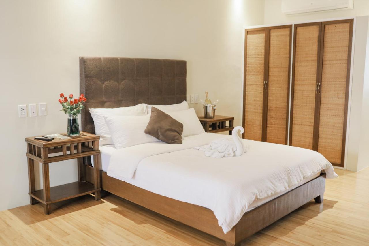 Kingsley'S Hotel And Gastro Pub Mabalacat Екстер'єр фото