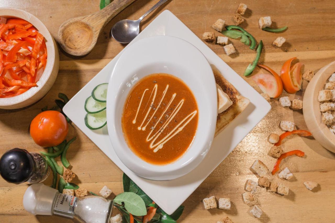 Kingsley'S Hotel And Gastro Pub Mabalacat Екстер'єр фото