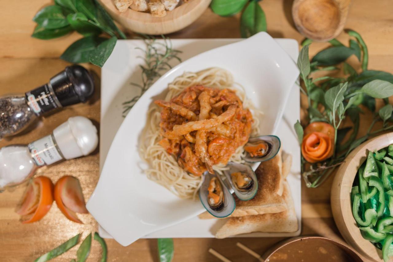 Kingsley'S Hotel And Gastro Pub Mabalacat Екстер'єр фото