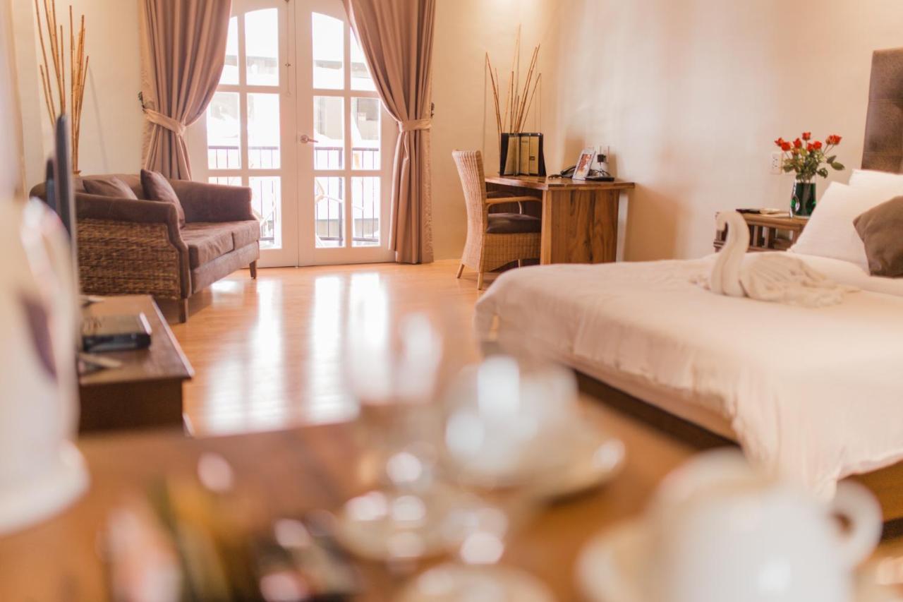 Kingsley'S Hotel And Gastro Pub Mabalacat Екстер'єр фото