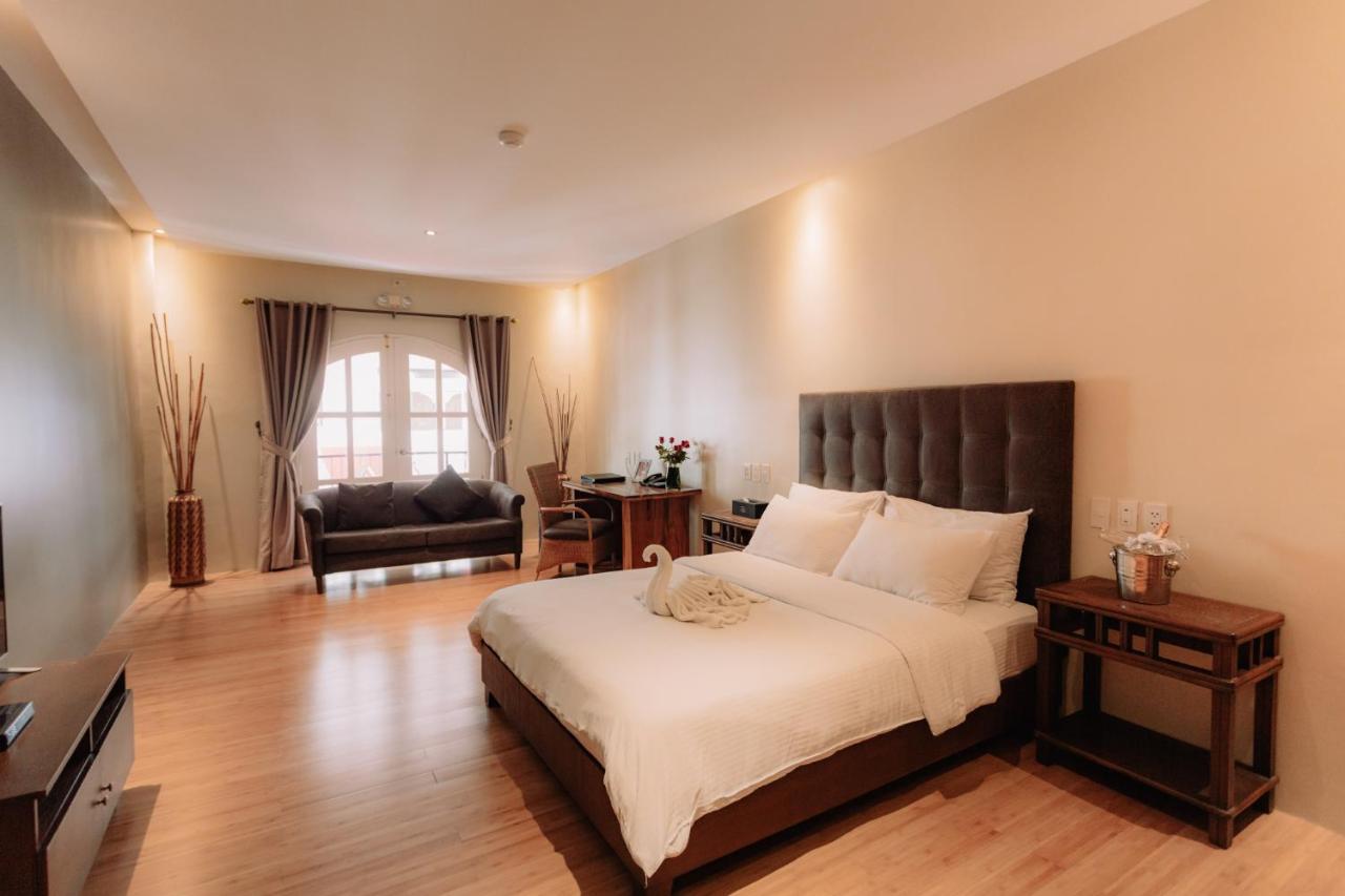 Kingsley'S Hotel And Gastro Pub Mabalacat Екстер'єр фото