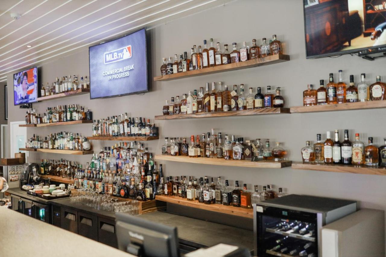 Kingsley'S Hotel And Gastro Pub Mabalacat Екстер'єр фото